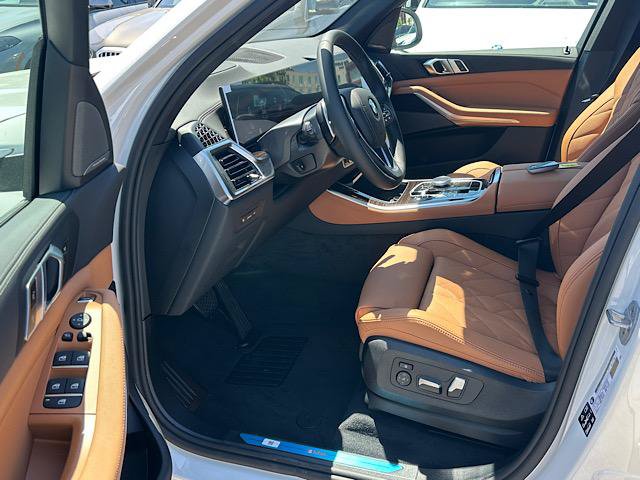 New 2026 BMW X5 xDrive40i w/ Premium Package AWD/4WD image 4