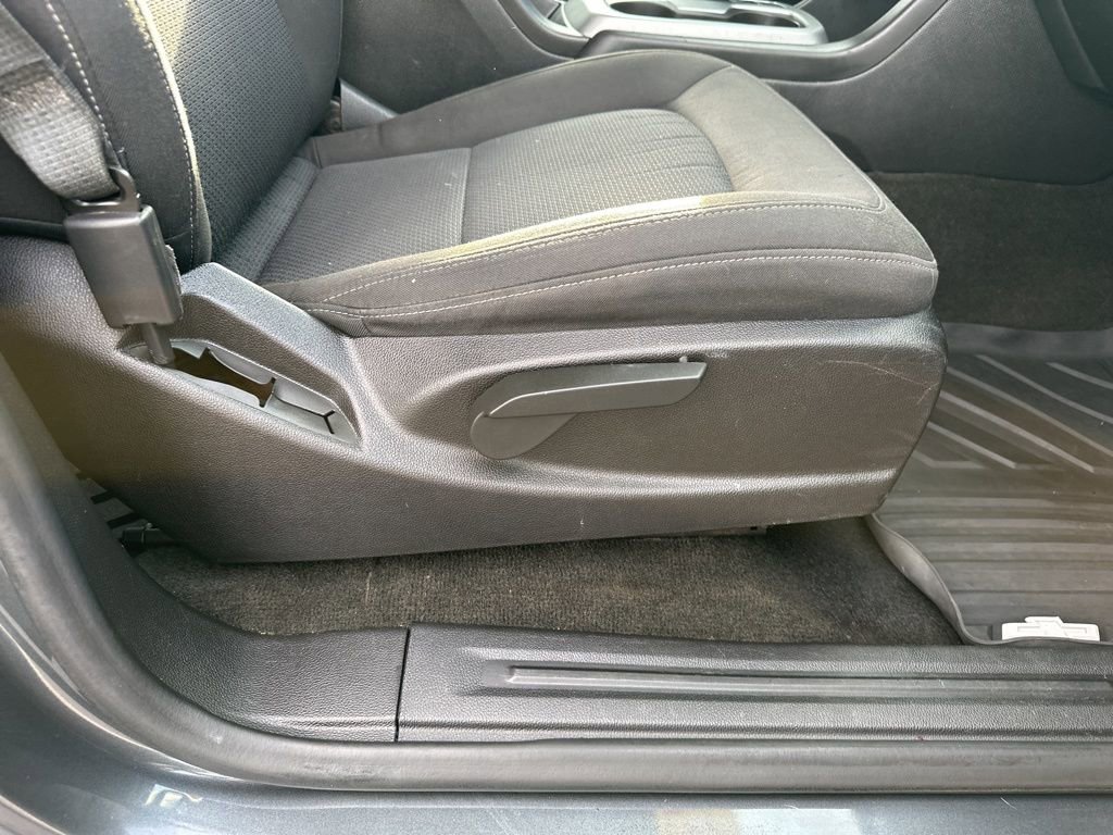 Used 2016 Chevrolet Colorado LT w/ LT Convenience Package image 27