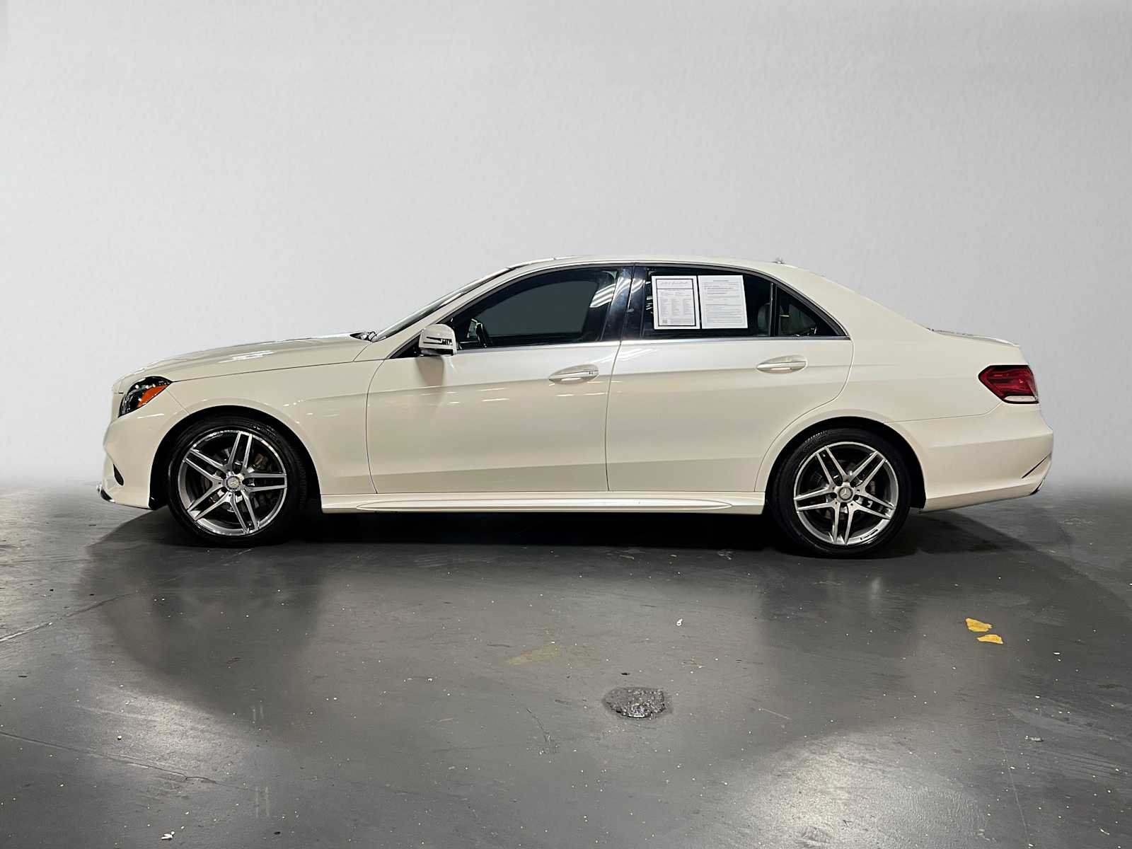 Used 2015 Mercedes-Benz E 400 4MATIC Sedan image 6