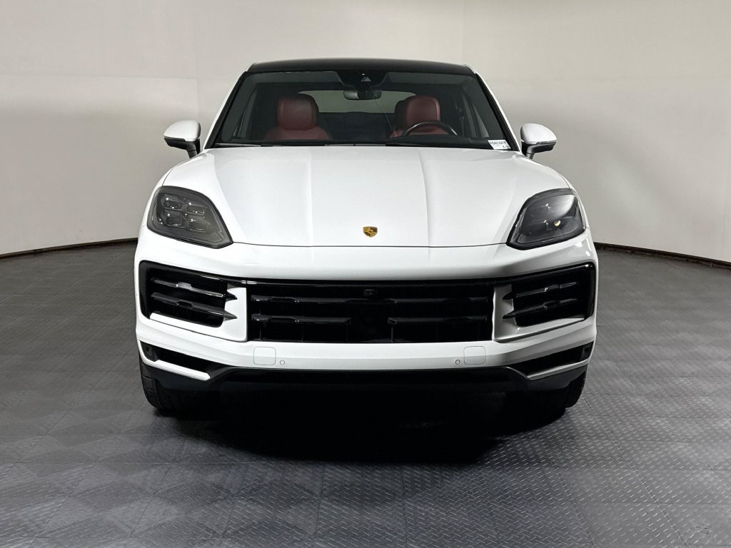 Certified 2024 Porsche Cayenne Coupe AWD/4WD image 10