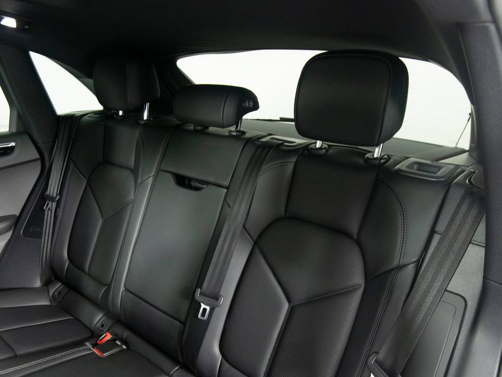 New 2026 Porsche Macan AWD/4WD image 36