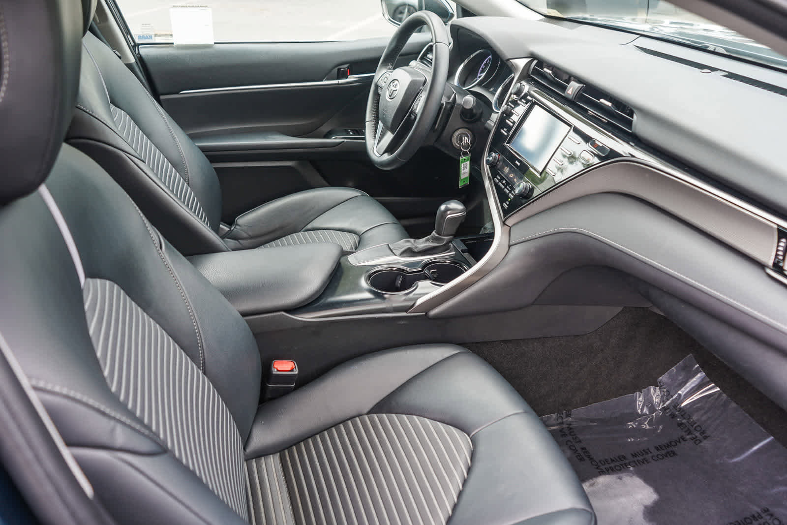 Used 2020 Toyota Camry SE image 16
