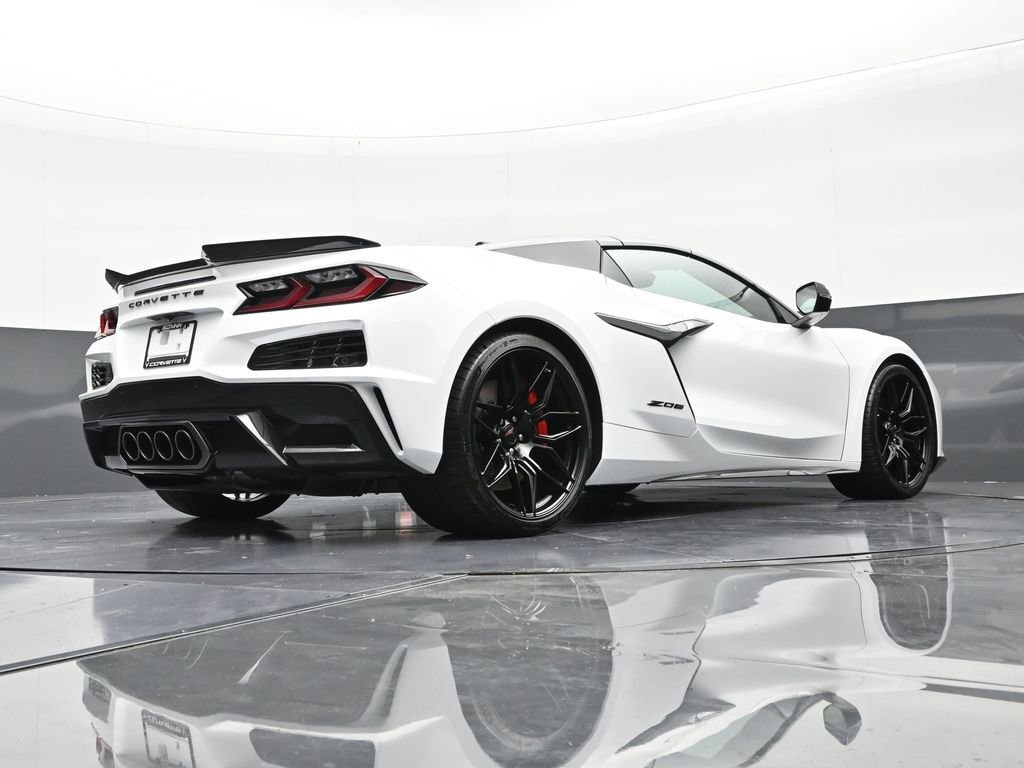 Used 2026 Chevrolet Corvette Z06 RWD image 21