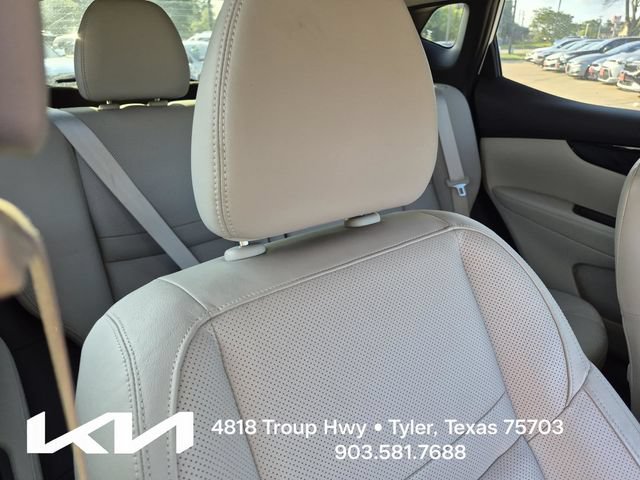 Used 2018 Nissan Rogue Sport SL w/ SL Premium Package FWD image 17
