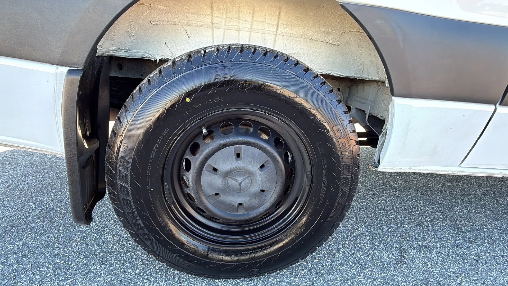 Used 2021 Mercedes-Benz Sprinter 2500 image 18