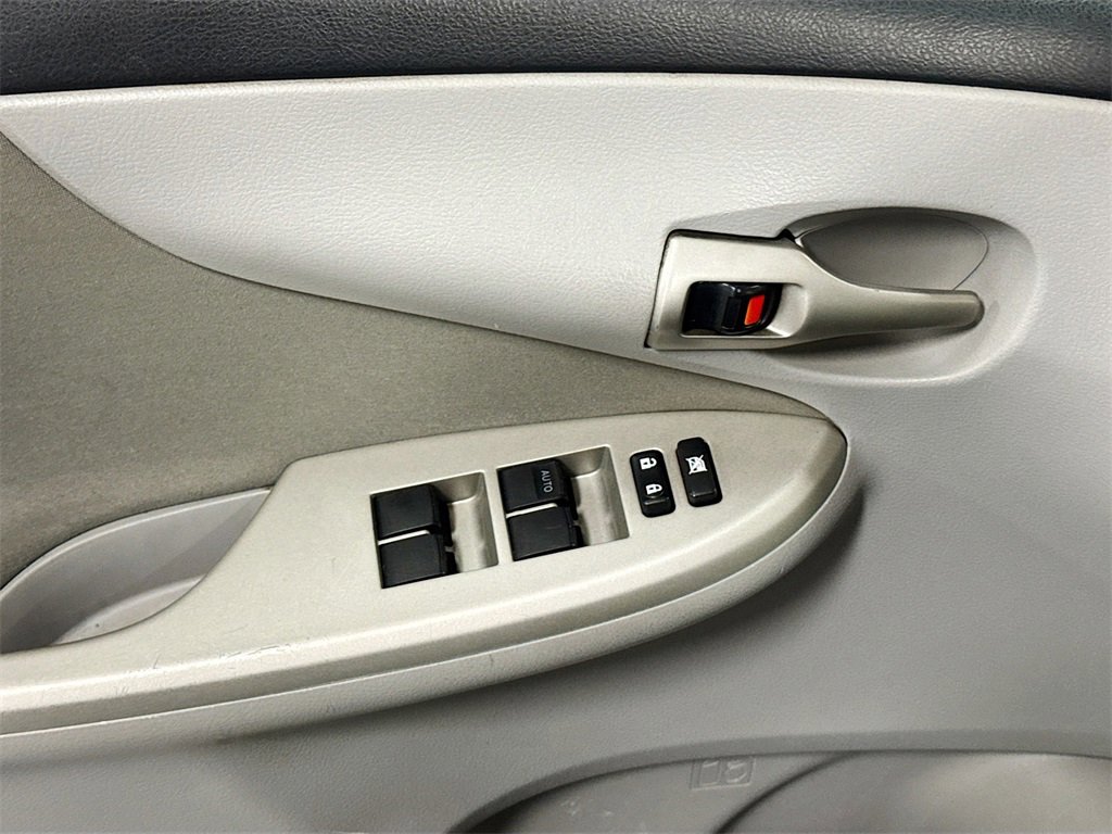 Used 2012 Toyota Corolla LE image 16