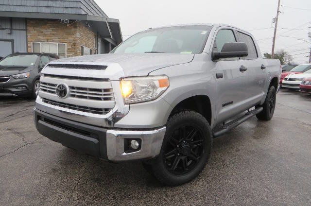 Used 2017 Toyota Tundra SR5 w/ SR5 Upgrade Package image 1
