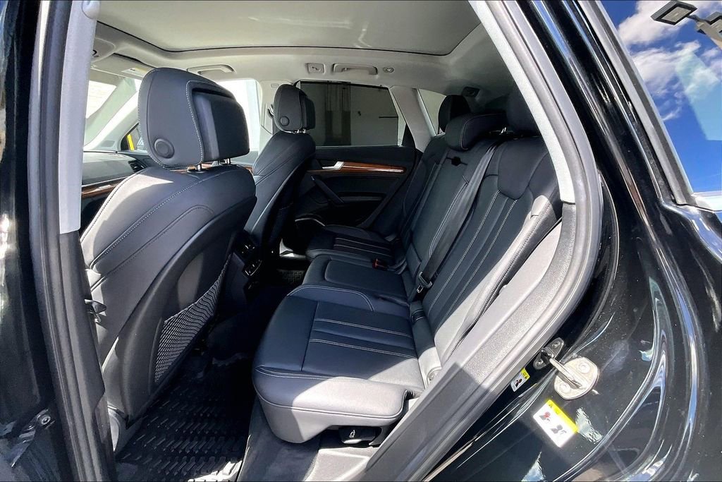 Certified 2022 Audi Q5 2.0T Prestige w/ Prestige Package AWD/4WD image 17