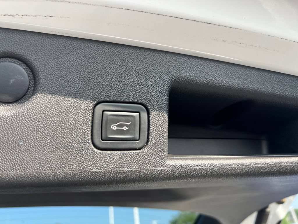 Used 2021 Chevrolet Equinox LT AWD/4WD image 25
