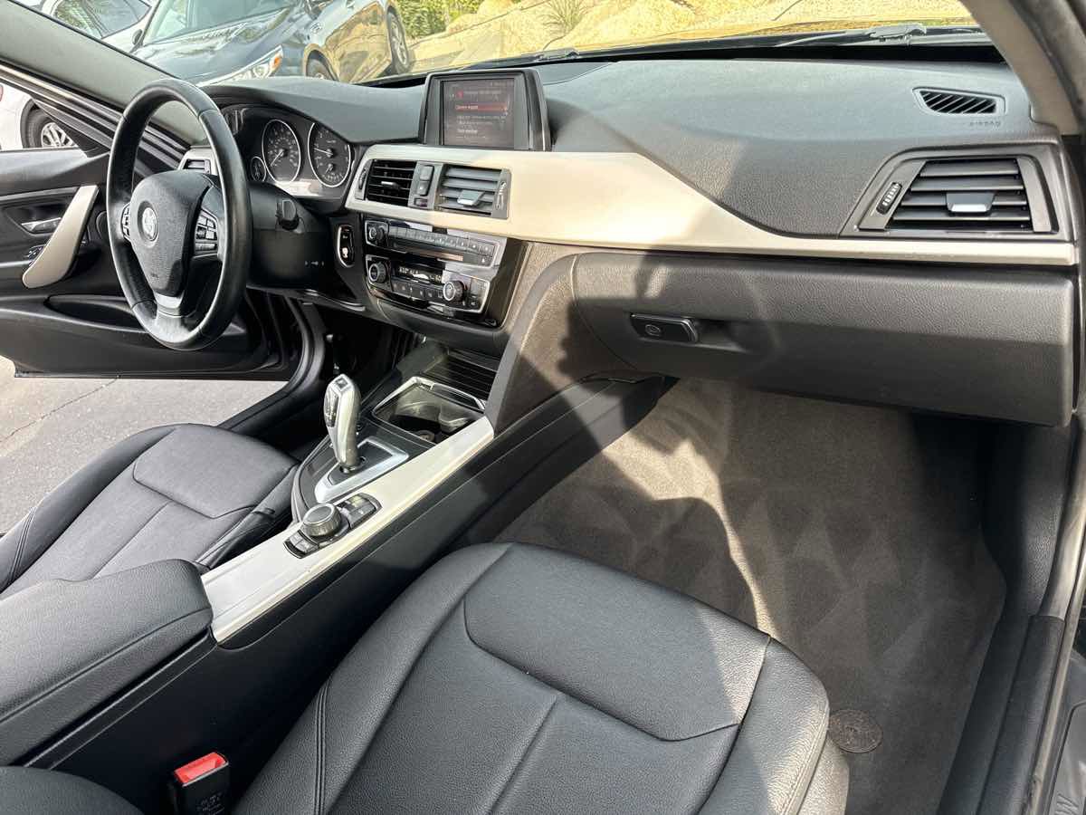 Used 2018 BMW 320i Sedan image 21