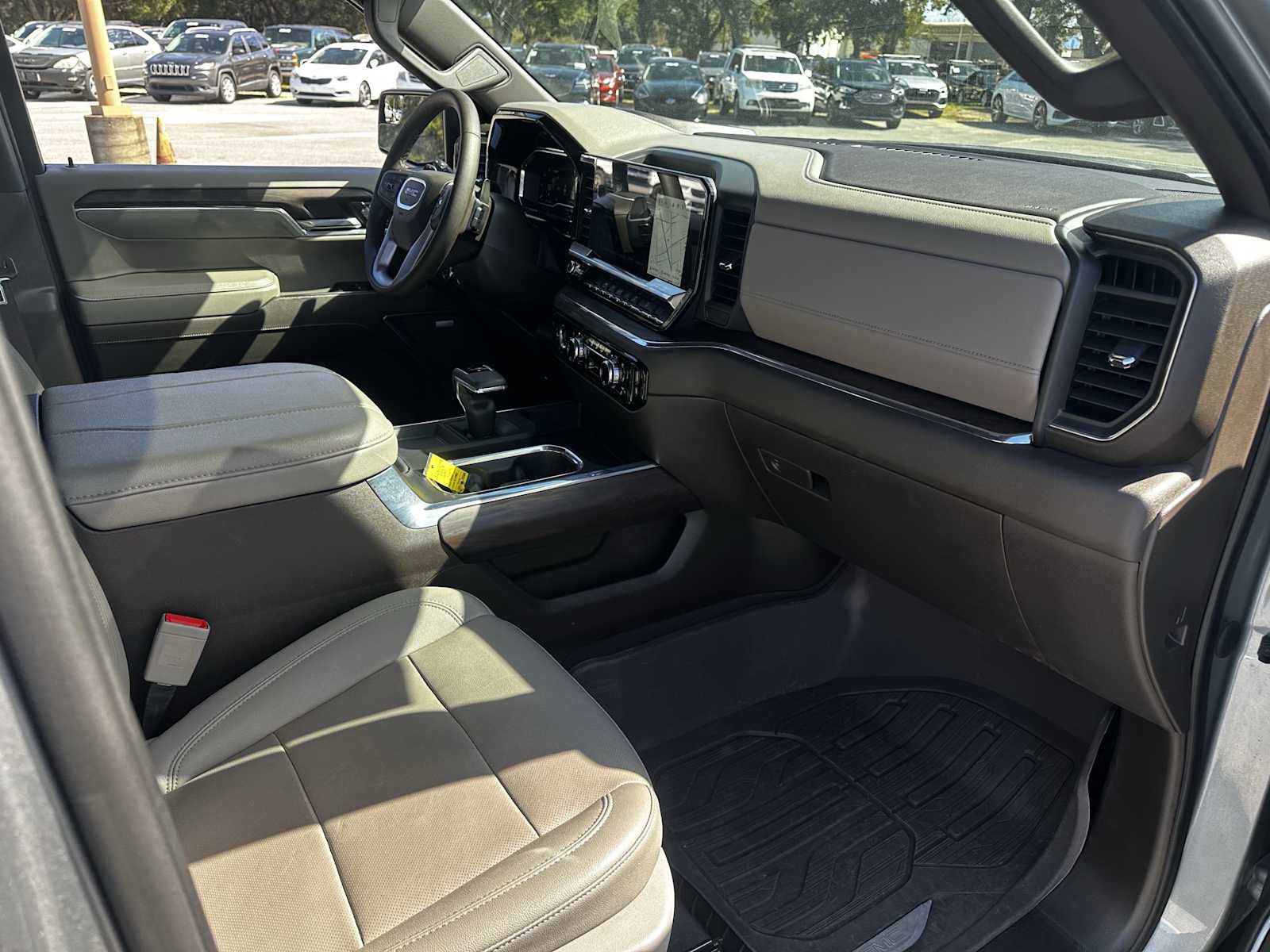 Used 2023 GMC Sierra 1500 SLT w/ SLT Premium Package image 28