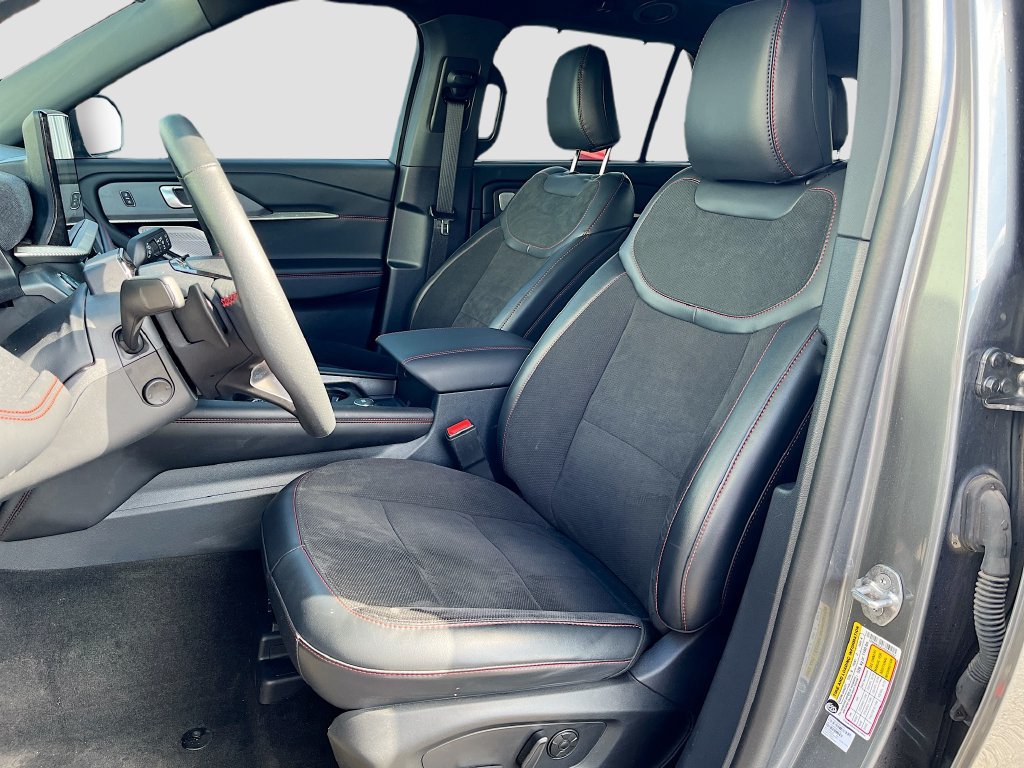Used 2025 Ford Explorer ST AWD/4WD image 22