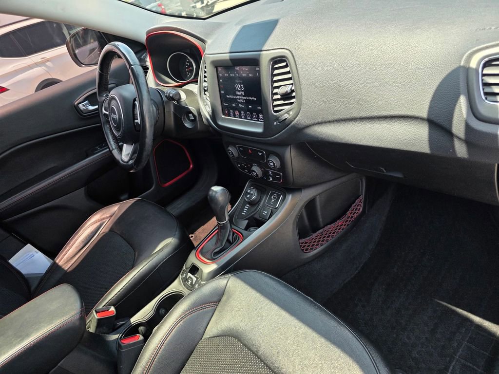 Used 2020 Jeep Compass Trailhawk AWD/4WD image 23