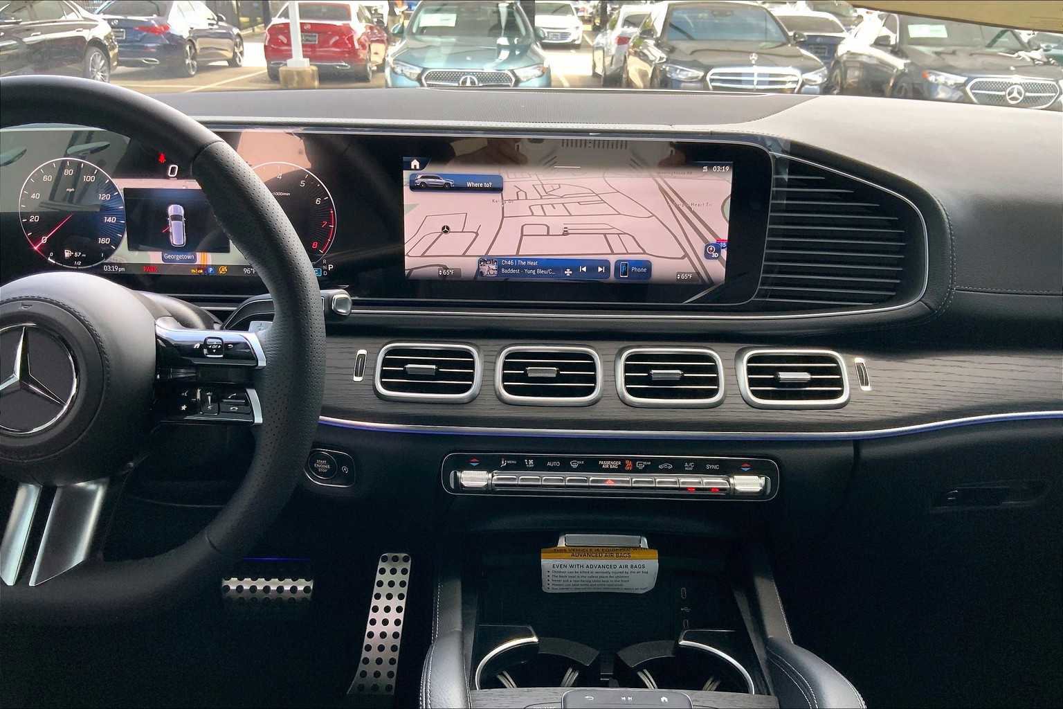New 2025 Mercedes-Benz GLC 350e 4MATIC image 9