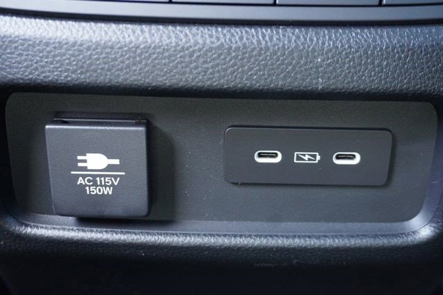 Used 2025 Honda Pilot TrailSport image 26