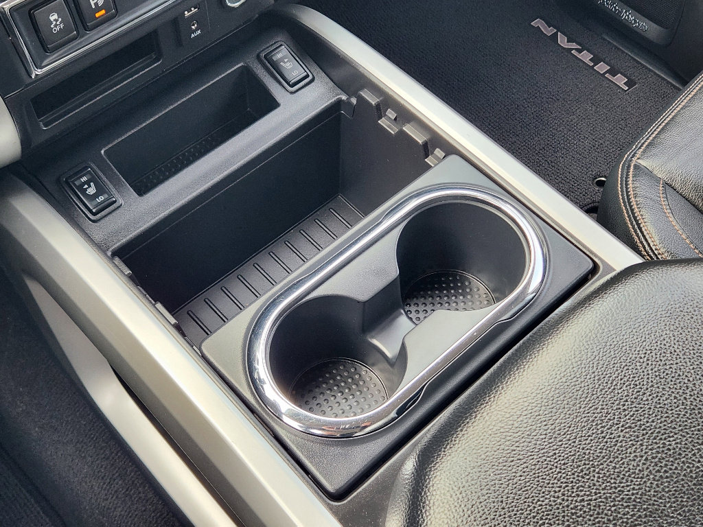 Used 2017 Nissan Titan SL image 20