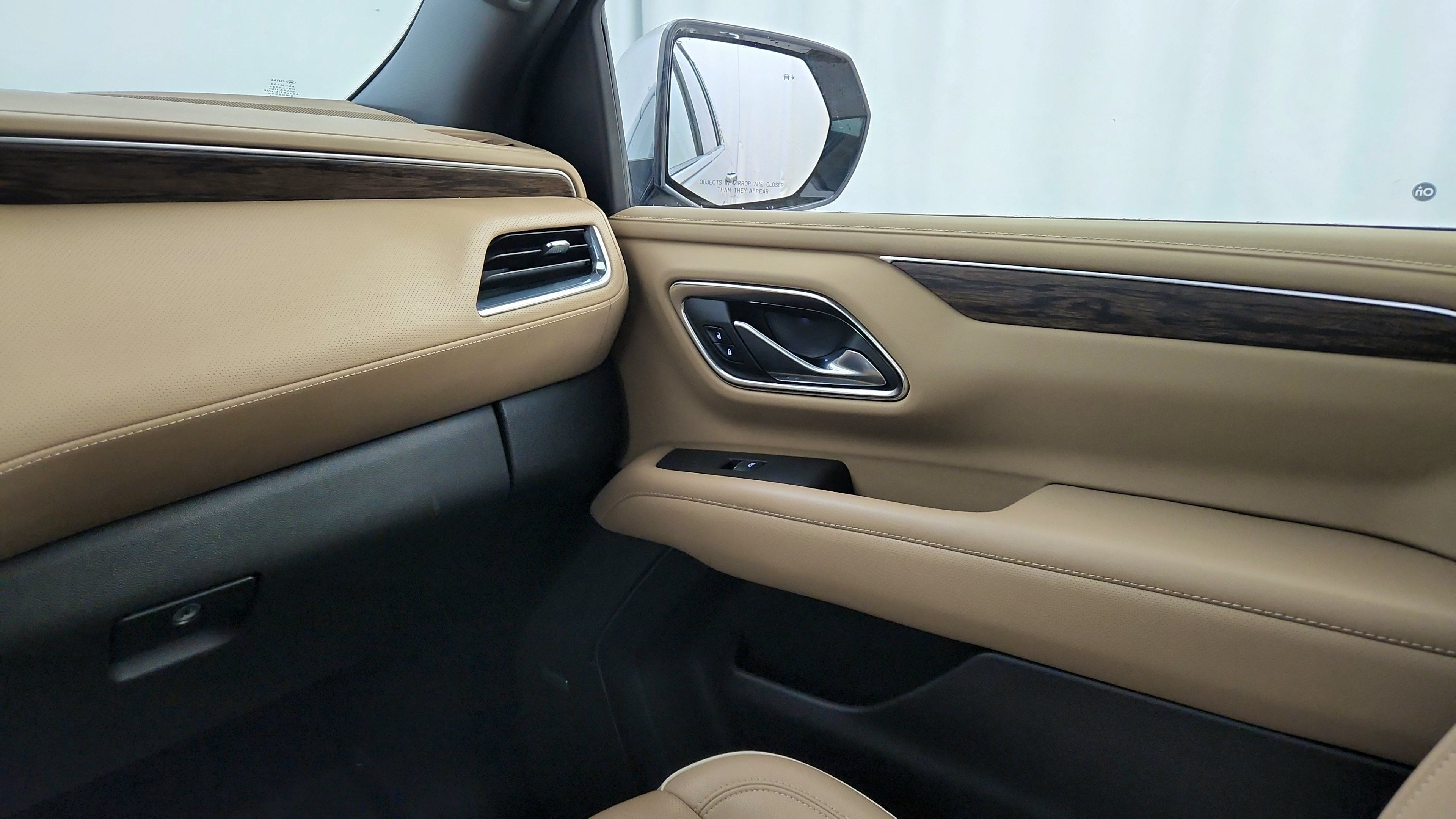 Used 2023 Chevrolet Suburban Premier AWD/4WD image 22