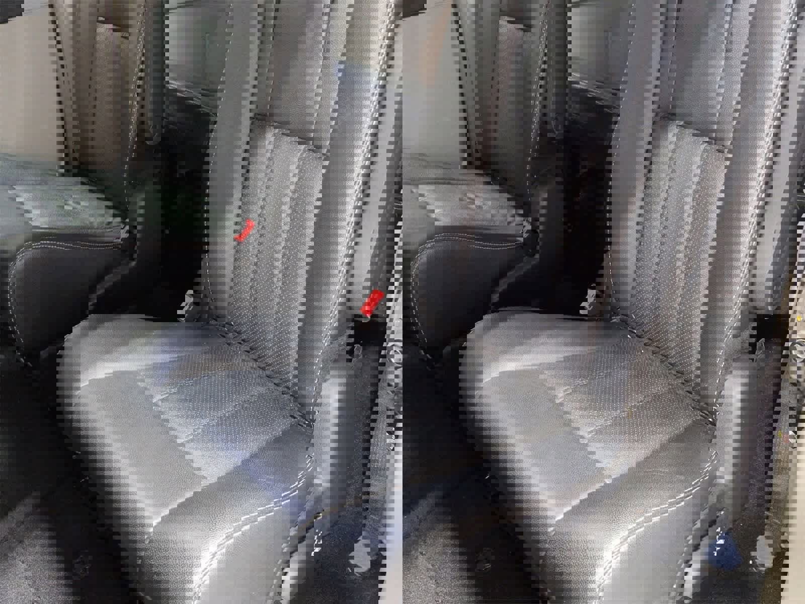 Used 2015 Chrysler Town & Country Touring-L w/ Driver Convenience Group image 20