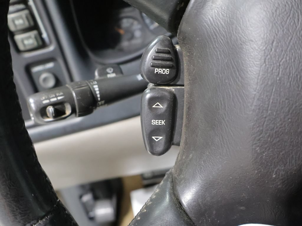 Used 2001 Chevrolet Silverado 2500 LS AWD/4WD image 22