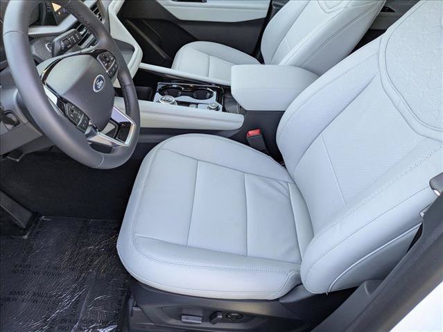 New 2026 Ford Explorer Platinum w/ LUX Leather Package AWD/4WD image 4