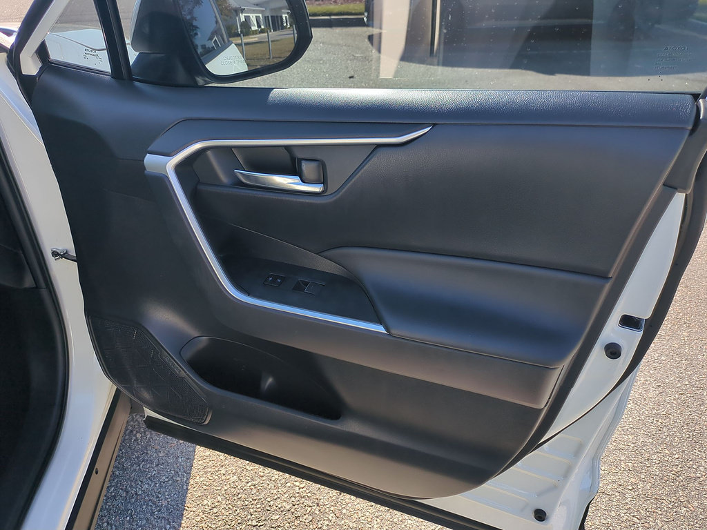 Certified 2024 Toyota RAV4 XLE AWD/4WD image 31