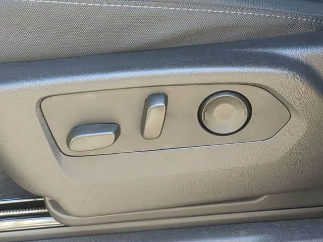 Used 2023 Chevrolet Silverado 1500 Custom image 21