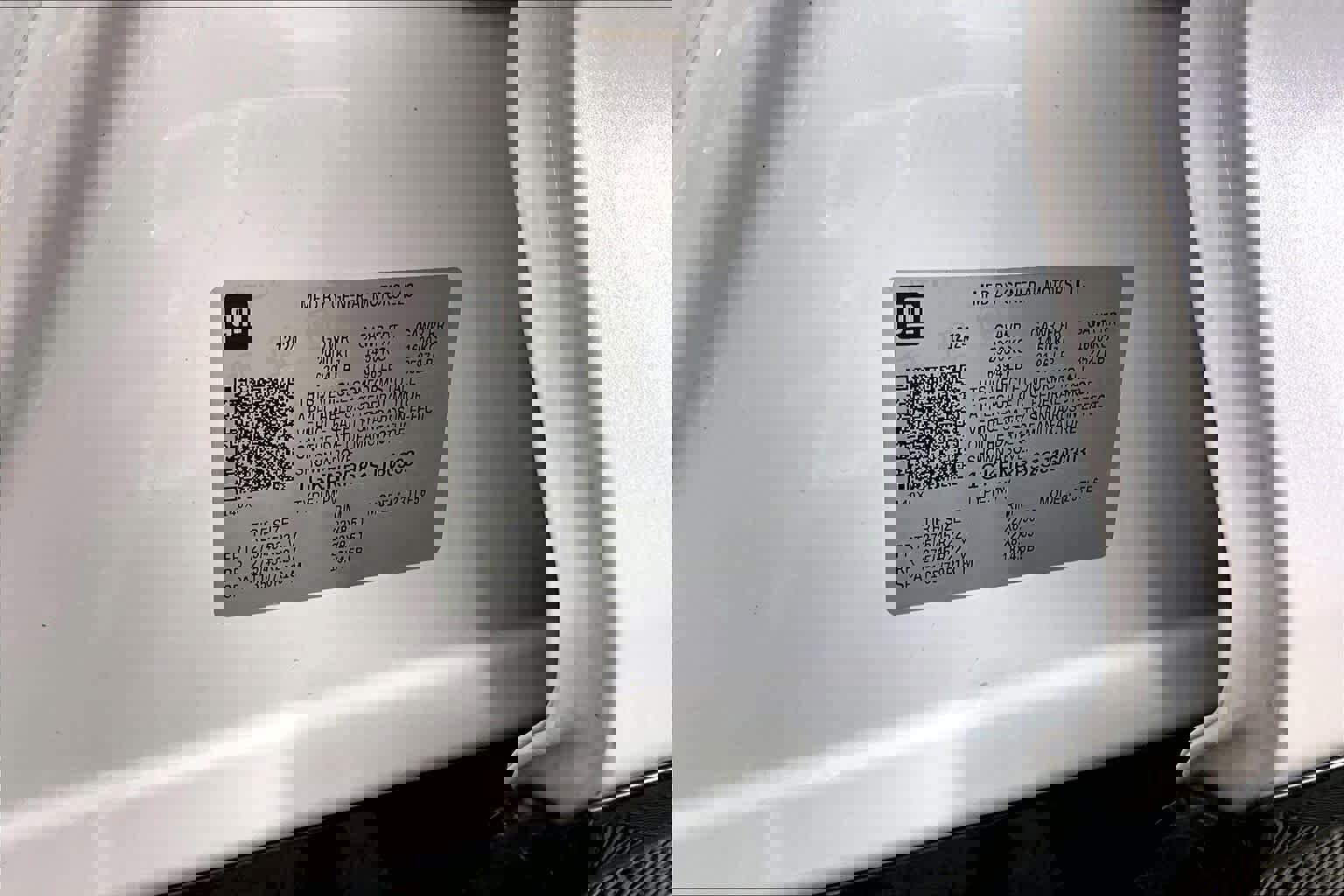 Certified 2025 GMC Acadia Denali w/ Super Cruise Package image 35