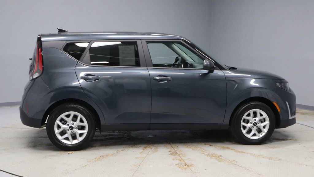 Used 2025 Kia Soul LX w/ LX Technology Package image 11
