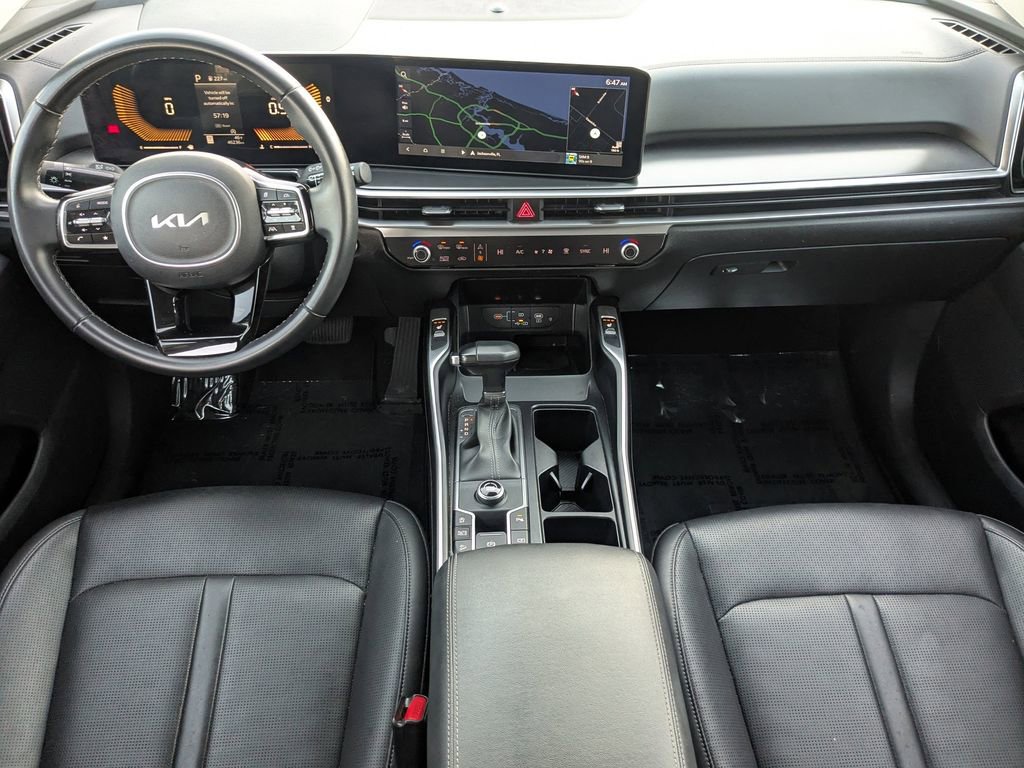 Used 2024 Kia Sorento S image 15