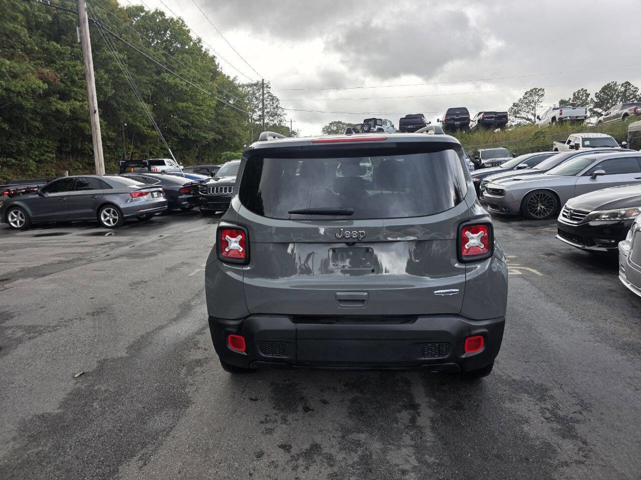 Used 2021 Jeep Renegade Latitude FWD image 5