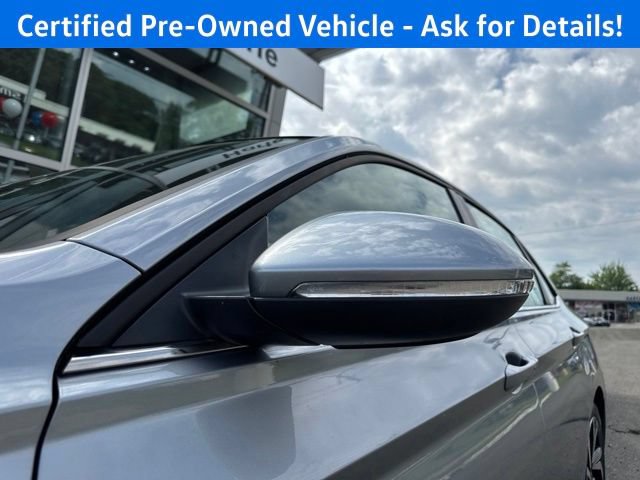 Used 2025 Volkswagen Jetta SEL FWD image 29