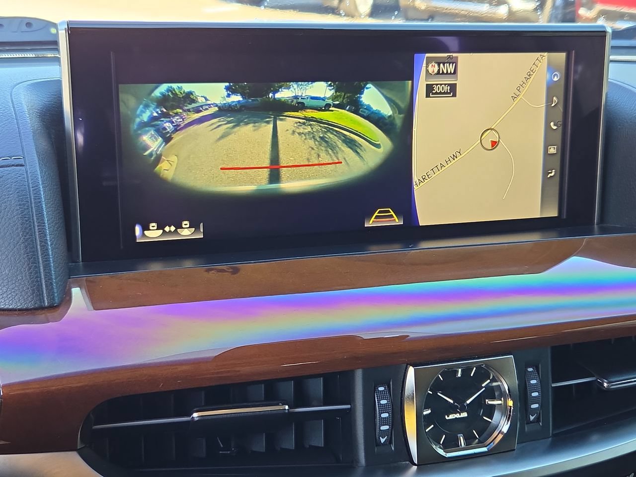 Used 2017 Lexus LX 570 4WD w/ Luxury Package image 15