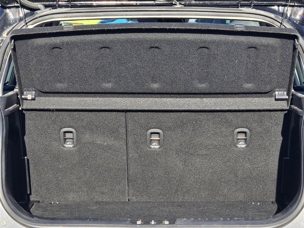 Used 2023 Hyundai Venue Limited image 26