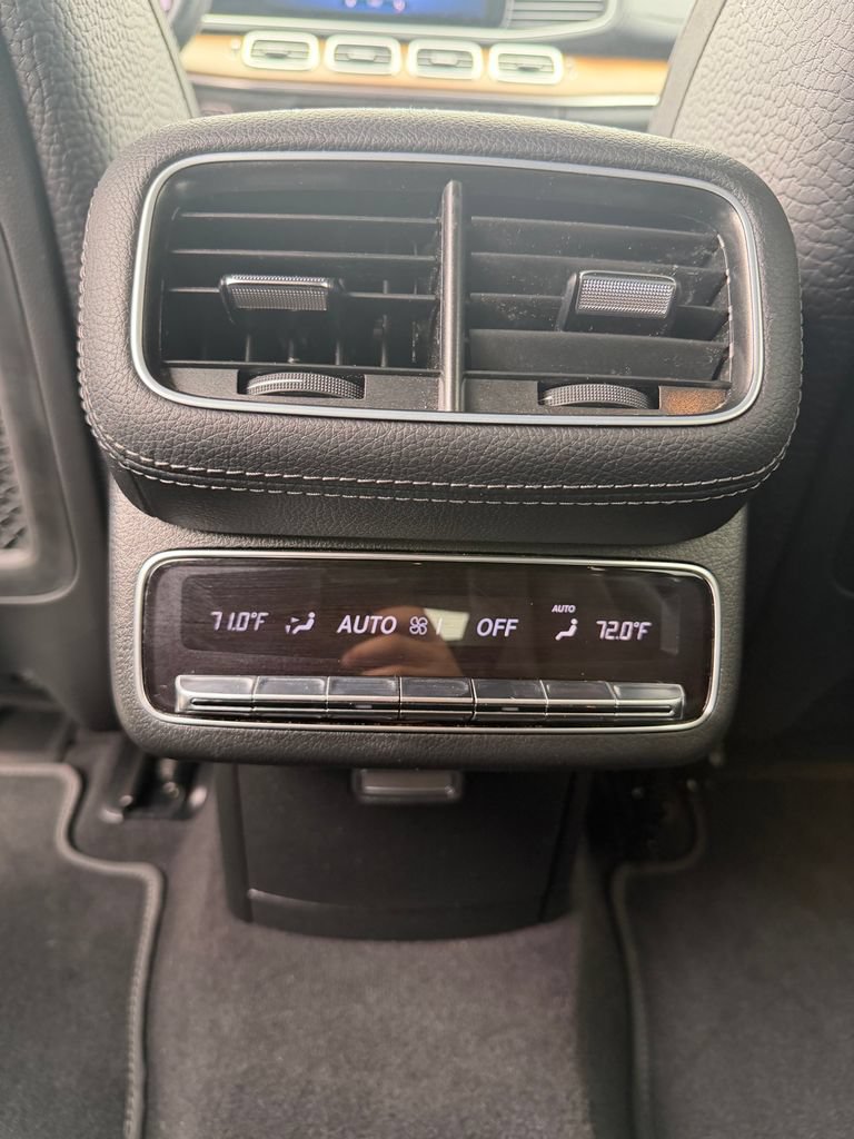 Used 2024 Mercedes-Benz GLS 450 4MATIC image 19