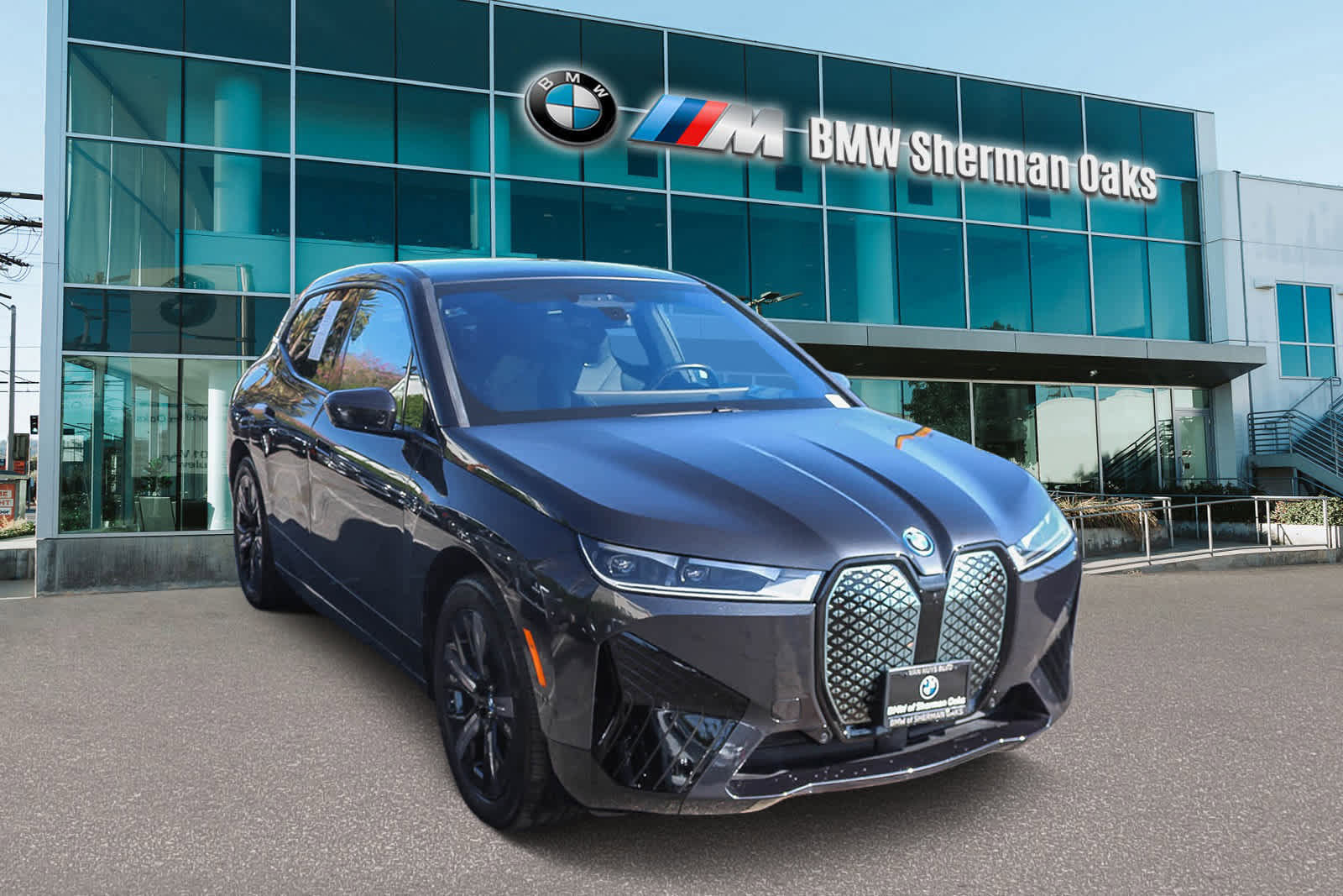 Certified 2023 BMW iX xDrive50 w/ Sport Package image 3