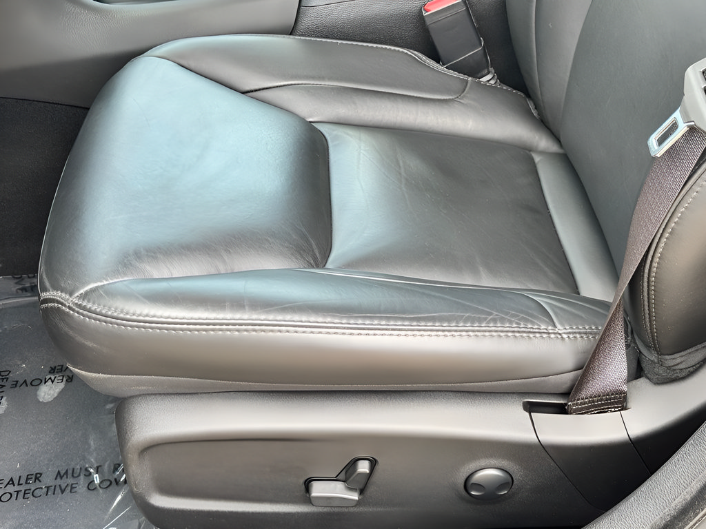 Used 2023 Chrysler 300 Touring L RWD image 31