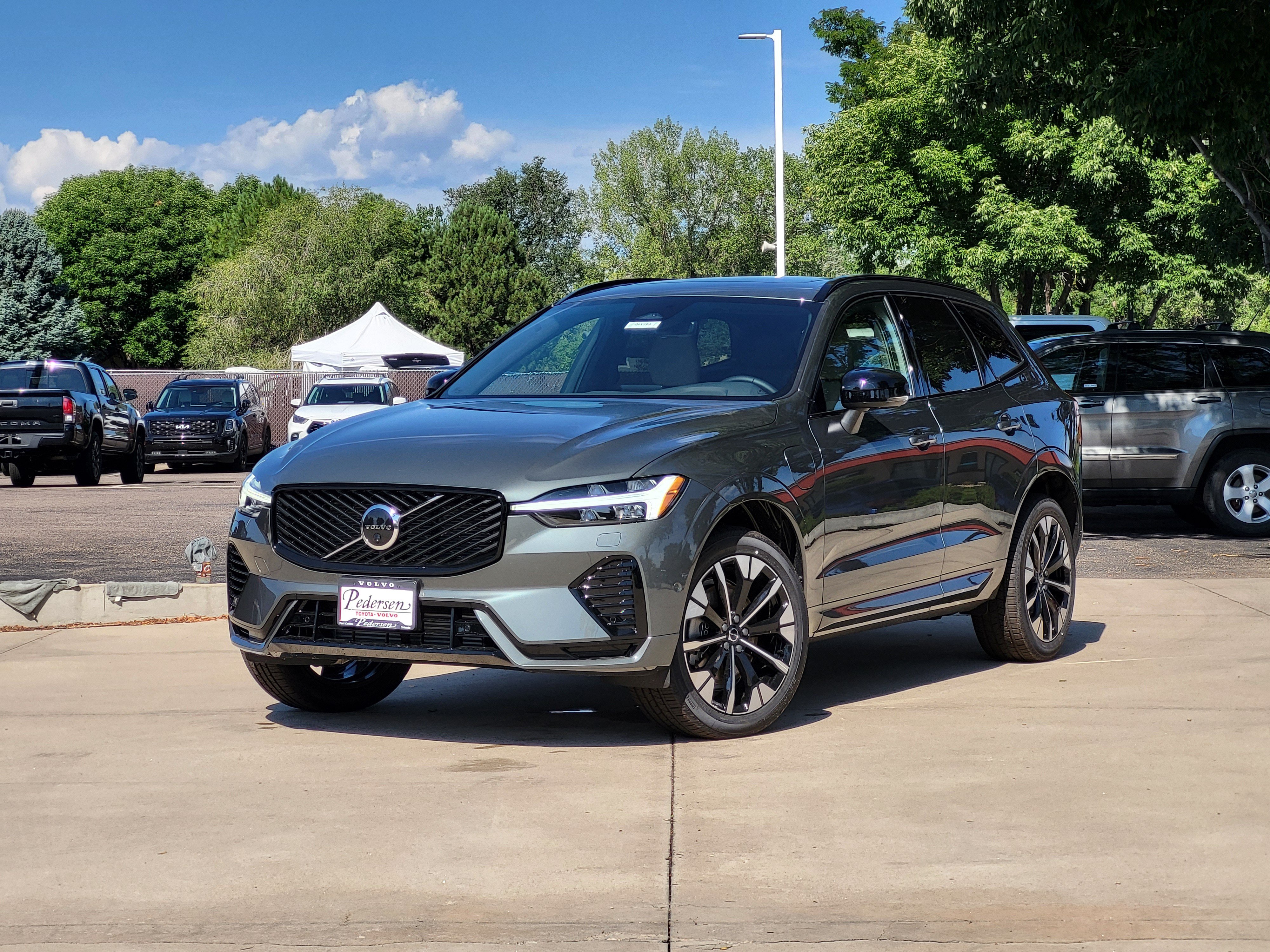 New 2026 Volvo XC60 T8 Plus w/ Protection Package Premier AWD/4WD image 2
