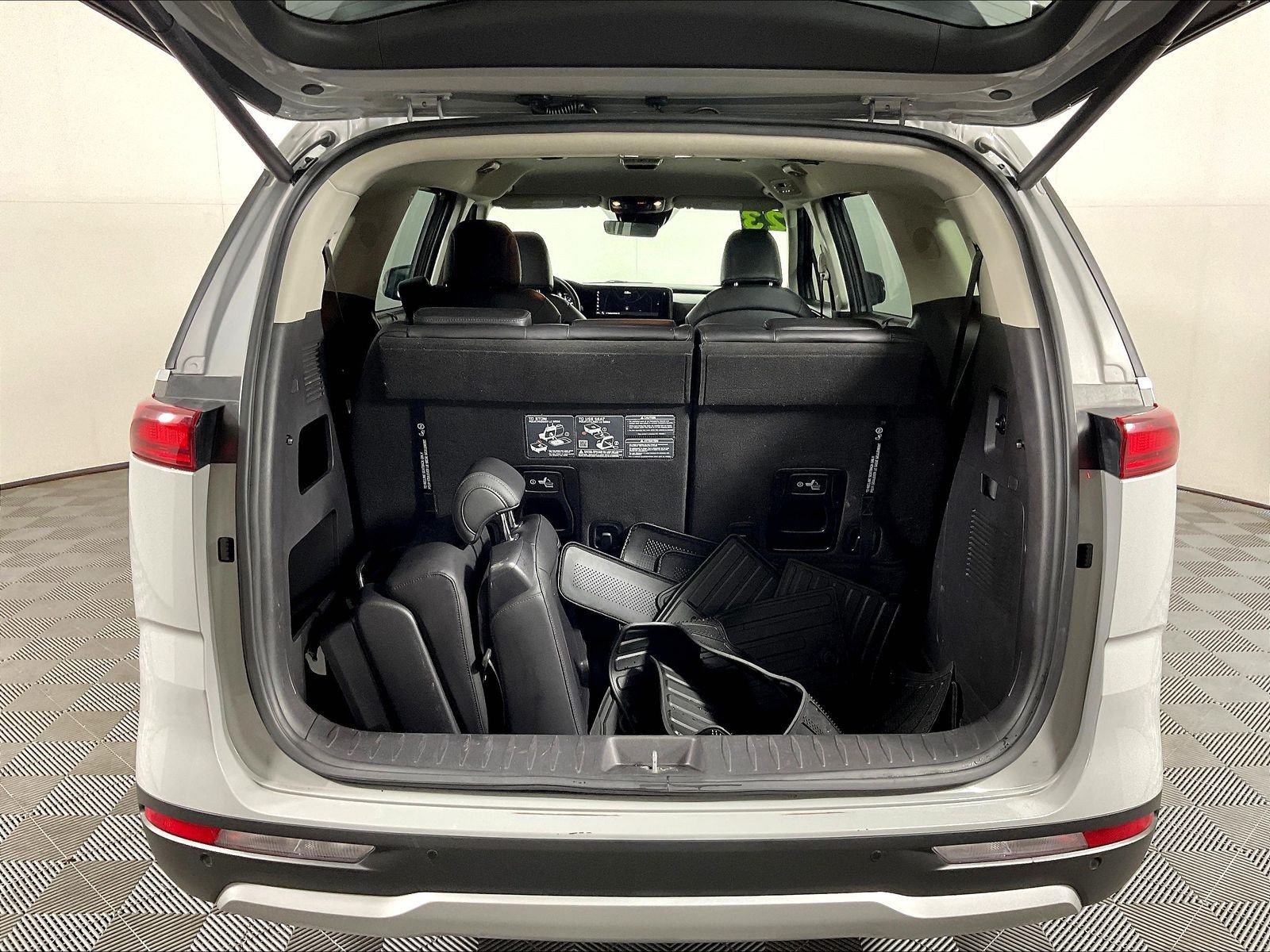 Used 2023 Kia Carnival EX FWD image 37