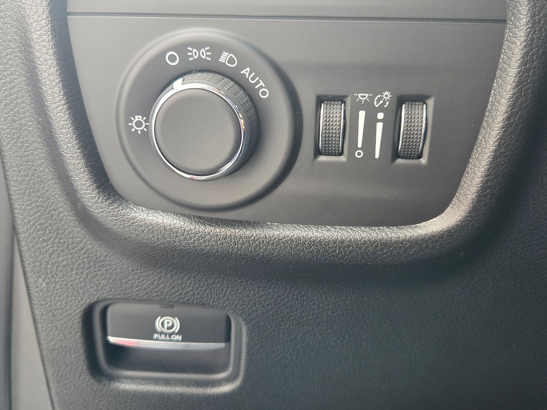 New 2025 Jeep Grand Cherokee Laredo w/ Trailer Tow Package image 19