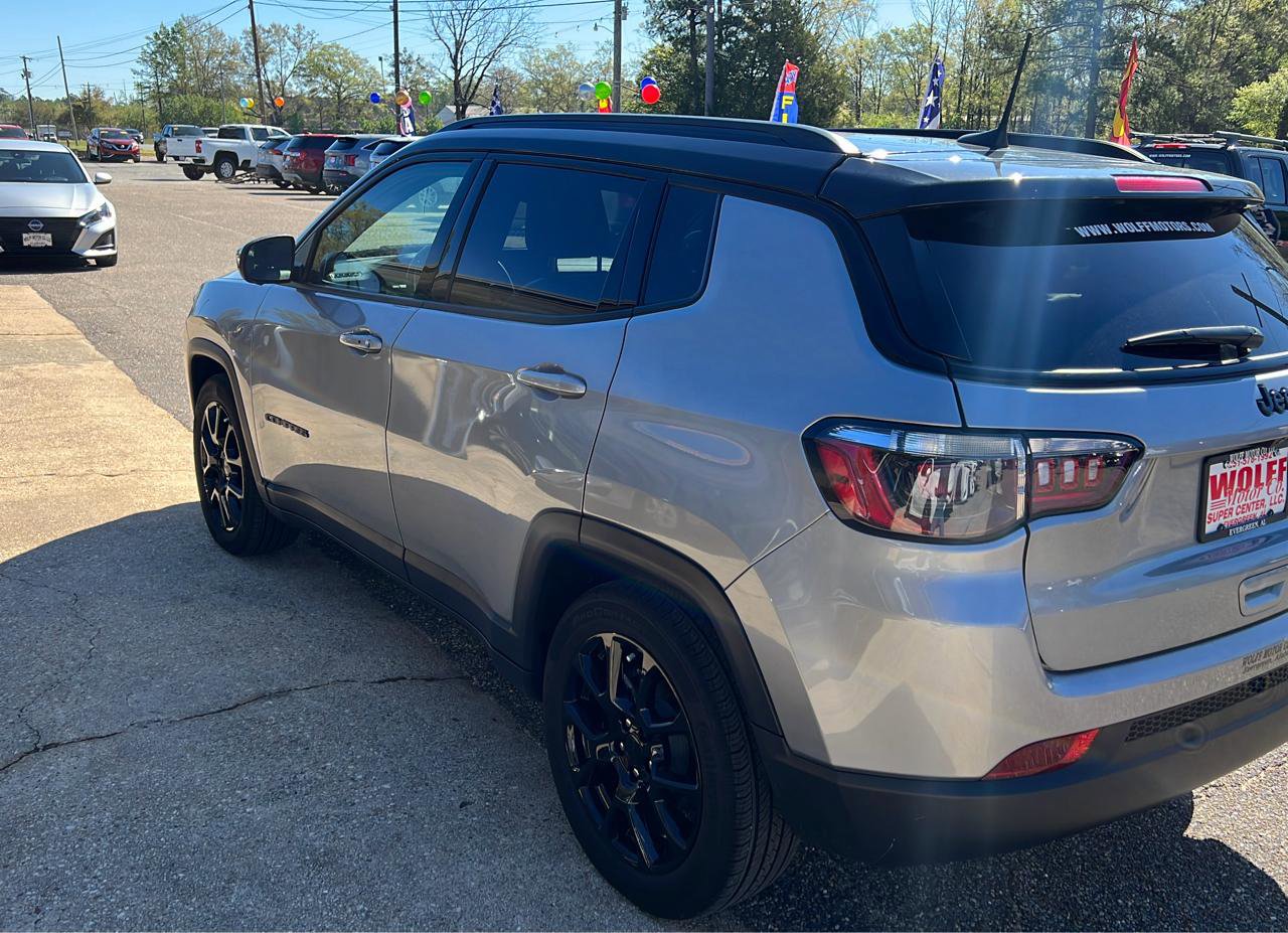 Used 2022 Jeep Compass Latitude w/ Sun and Sound Group image 14
