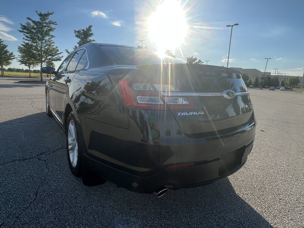Used 2014 Ford Taurus SEL w/ Equipment Group 201A AWD/4WD image 3