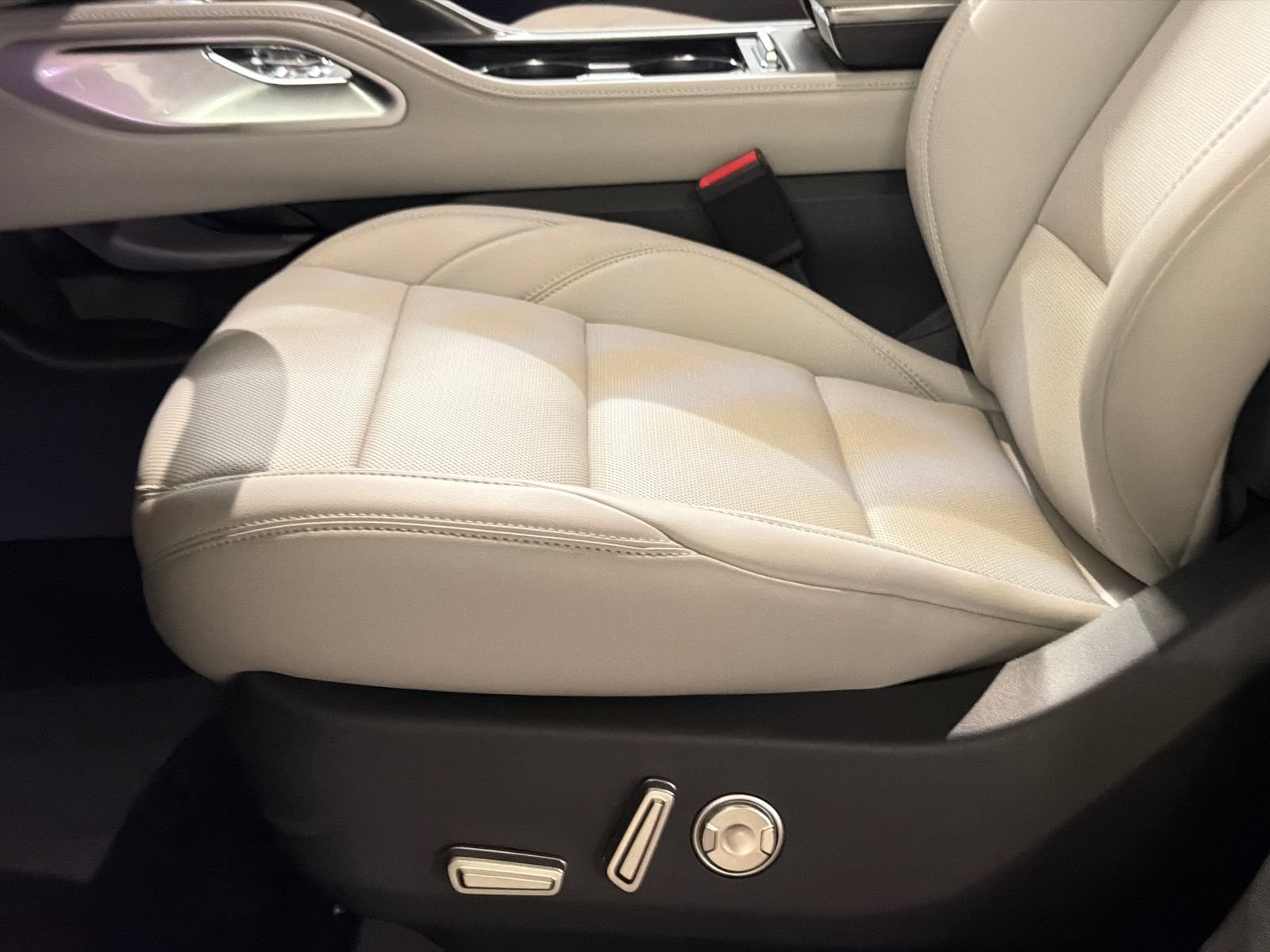 New 2026 Lincoln Nautilus Premier AWD/4WD image 16