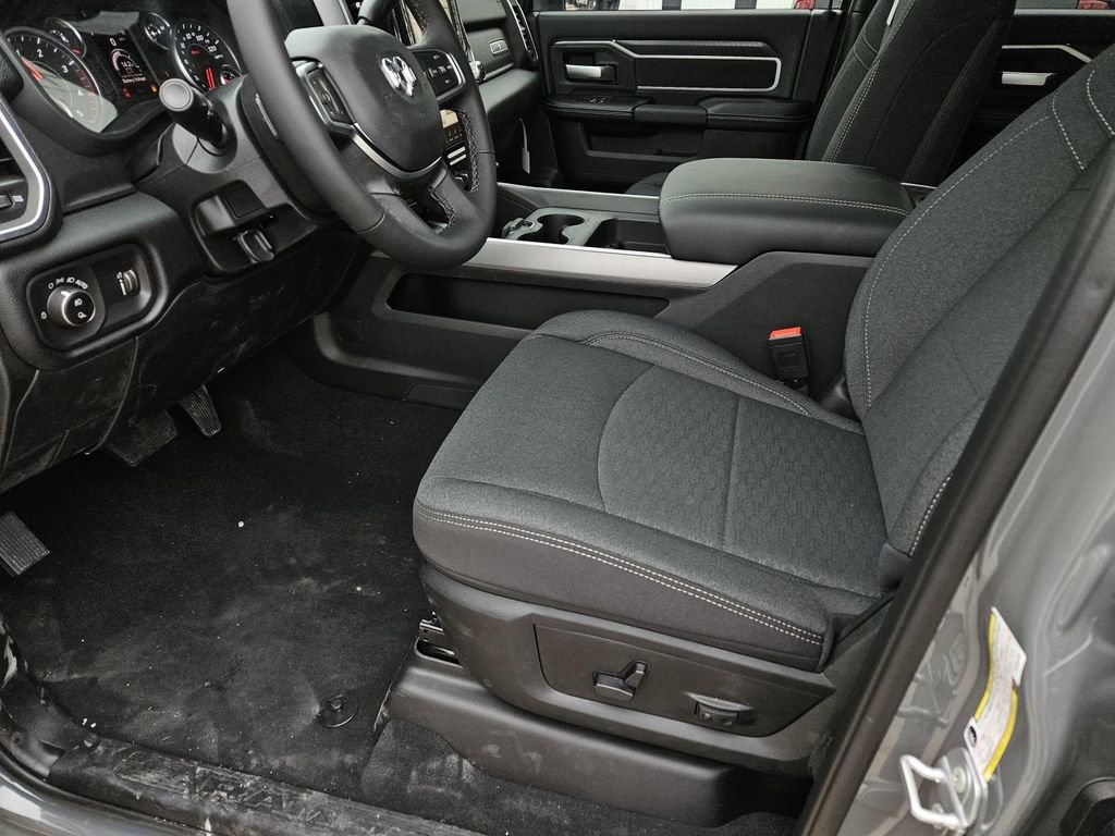 New 2026 RAM 2500 Big Horn AWD/4WD image 14