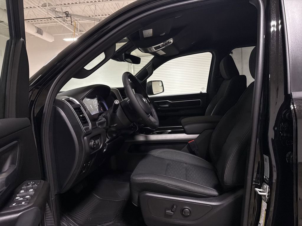New 2026 RAM 1500 4x4 Crew Cab image 20
