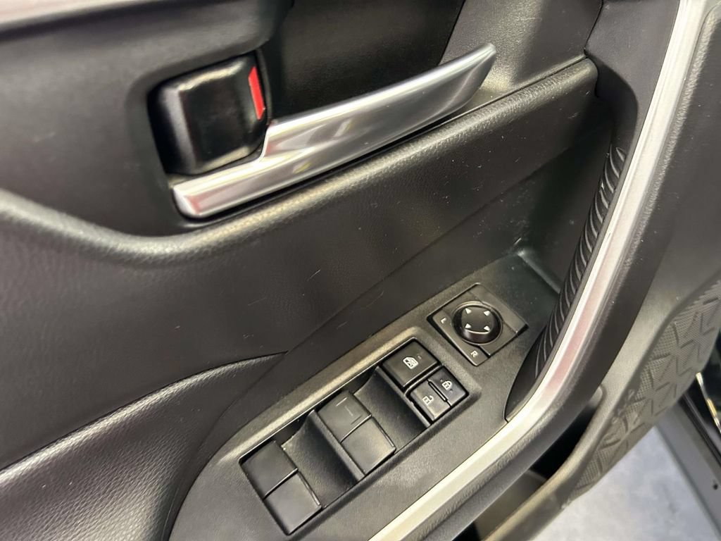 Certified 2021 Toyota RAV4 XLE w/ Convenience Package FWD image 18