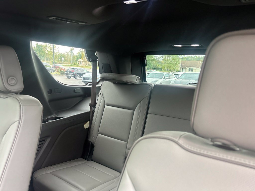 Used 2021 GMC Yukon SLT w/ SLT Luxury Plus Package AWD/4WD image 12