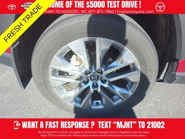 Used 2020 Toyota RAV4 XLE Premium image 8