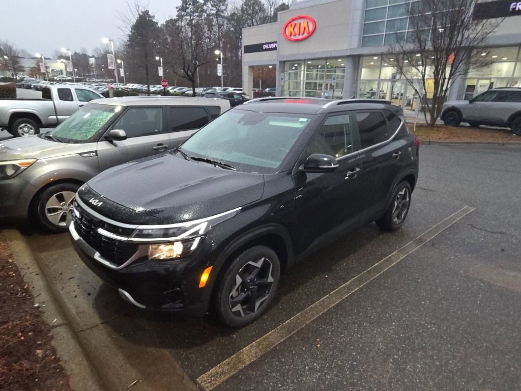 Used 2024 Kia Seltos EX image 1