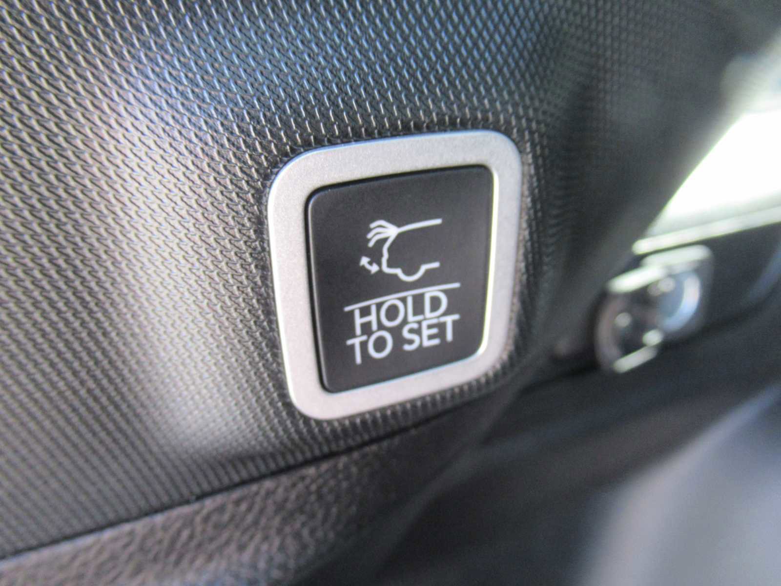 New 2025 Jeep Grand Cherokee Limited w/ Trailer Tow Package image 7