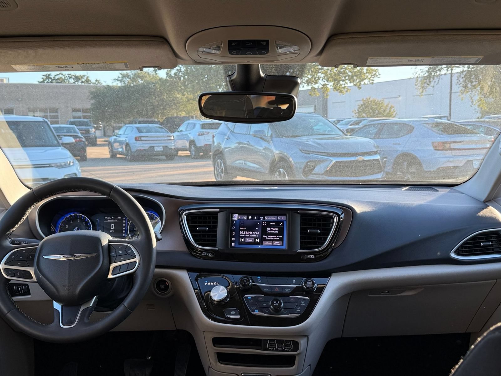 Used 2024 Chrysler Voyager LX FWD image 34